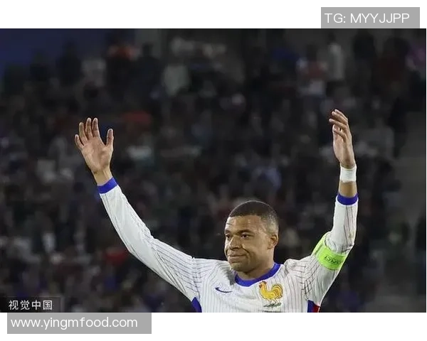 足球明星死忠粉的热情瞬间捕捉与精彩瞬间分享